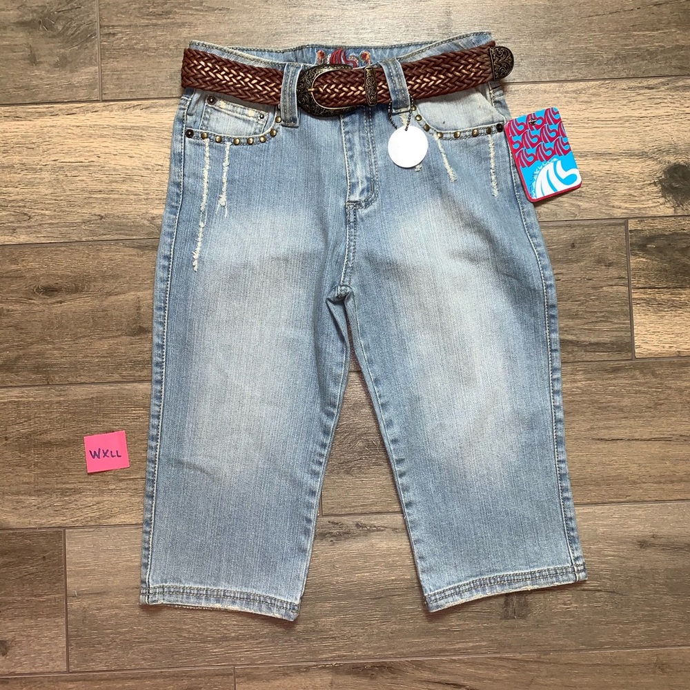 Sally Mack Denim Capris With Belt NWT